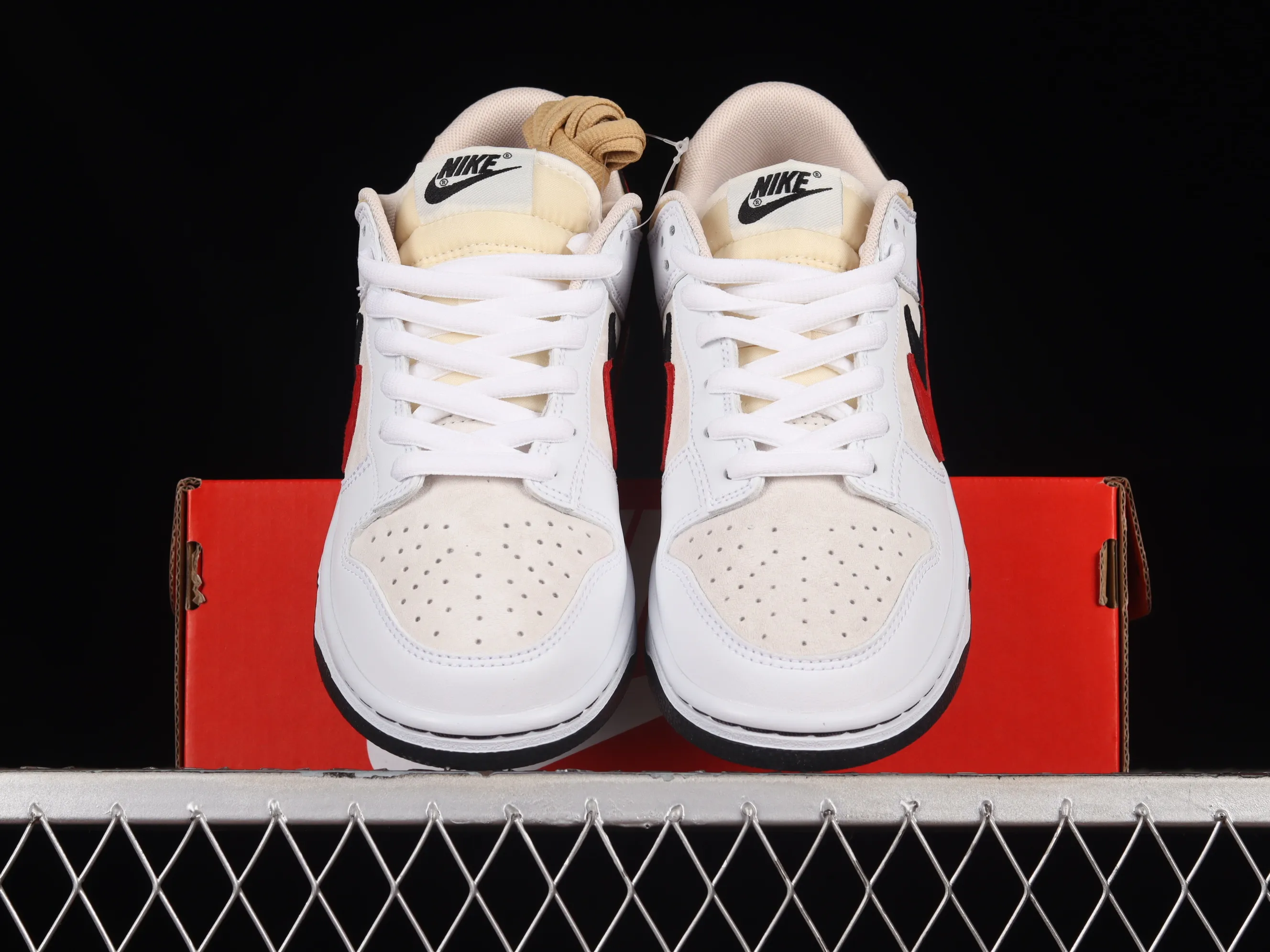 All categories Nk SB Dunk Series Nk SB Dunk Low low-top sneakers Otomo Katsuhiro x Nk SB Dunk Low "Steamboy OST" Otomo Katsuhiro co-branded double hook SB low-top sports and leisure sneakers CT2552-288